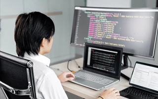 浮梁 api php源码,下载的php源码怎么运行呢？